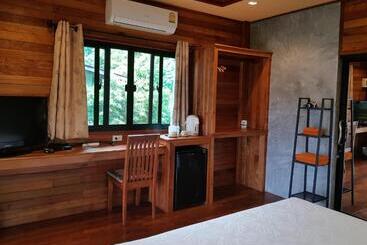 Suntisook Resort