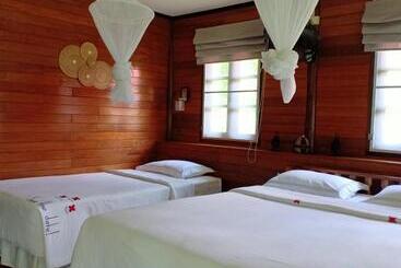 Suntisook Resort