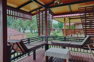 Suntisook Resort