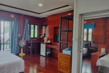 Suntisook Resort