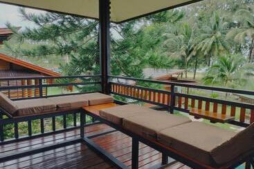 Suntisook Resort