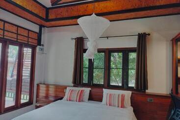 Suntisook Resort