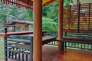 Suntisook Resort