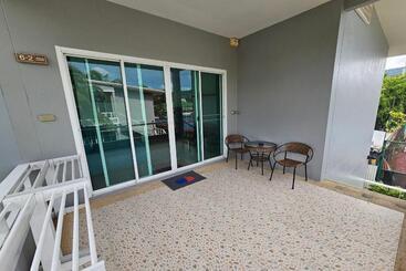 The One Cozy Vacation Residence Sha