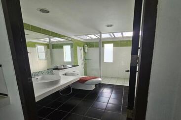 The One Cozy Vacation Residence Sha