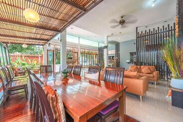 The One Cozy Vacation Residence Sha