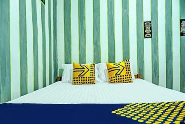 هتل Spot On 92169 Homestay Zahra Syariah
