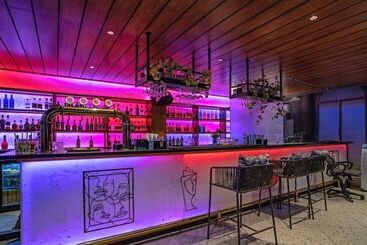 هتل Treebo Premium Baramasi By Jai Club Prime
