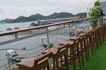 تختخواب و صبحانه Flamingo Avia Labuan Bajo
