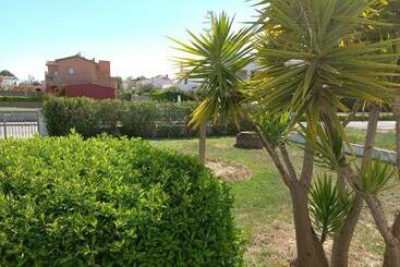Casa En Costa Brava: Barbacoa, Wifi, Gran Jardín, Cerca Playa, Parking   Es 89 116 - Sant Pere Pescador