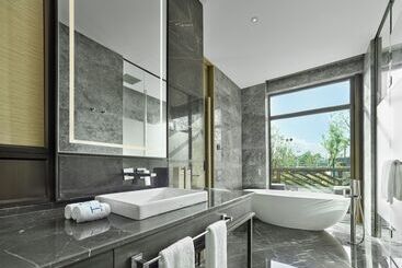 هتل Homm Huzhou Xisai Shan