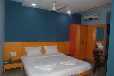 Iroomz Hotel Shree Krishna Palace