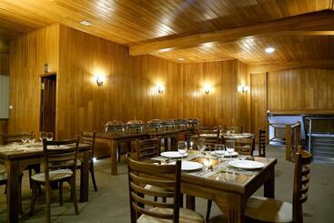 هتل Riverside Inn