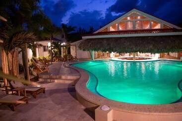 هتل Ceiba Beach Resort
