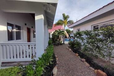 هتل Ceiba Beach Resort