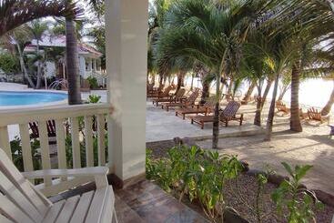 هتل Ceiba Beach Resort