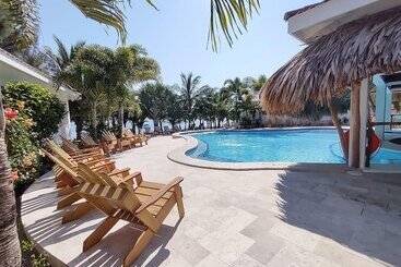 هتل Ceiba Beach Resort