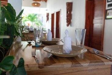 هتل Ceiba Beach Resort