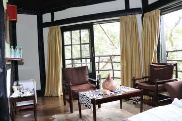 هتل Shimba Hills Lodge