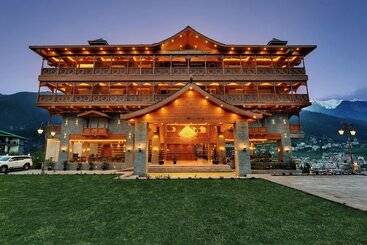 Tiaraa Hotels & Resorts   A Luxury Resort Manali