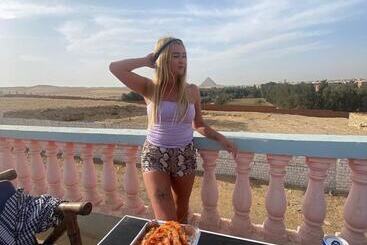 هتل Heru Pyramids View