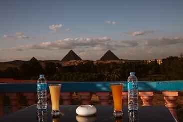 هتل Heru Pyramids View