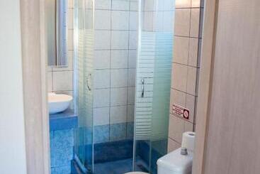 Alexandros Hotel Apartments