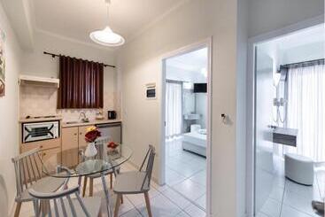 هتل Aggelos Apartments & Deluxe Studios