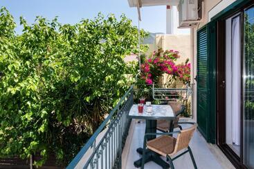 هتل Aggelos Apartments & Deluxe Studios