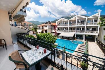 هتل Aggelos Apartments & Deluxe Studios
