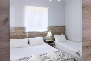 هتل Aggelos Apartments & Deluxe Studios