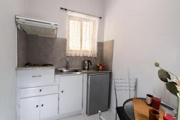 هتل Aggelos Apartments & Deluxe Studios