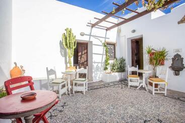 هتل Al 583 Di Lindos