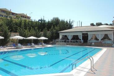هتل Alea Resort