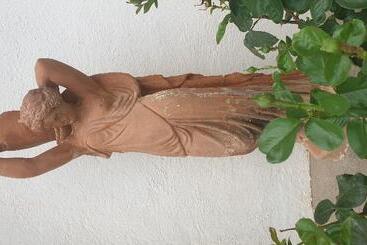 هتل Dionysos