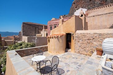 هتل Goulas Traditional Guesthouse