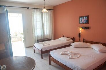 هتل Mouikis Sun Village