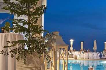 هتل Mouikis Sun Village