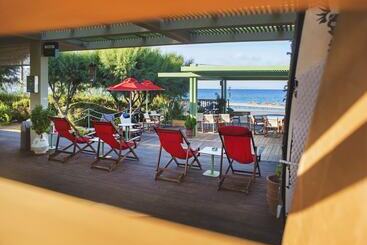 هتل Nereids Apartments