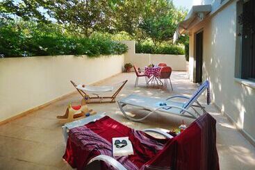 هتل Nereids Apartments