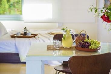 هتل Nereids Apartments