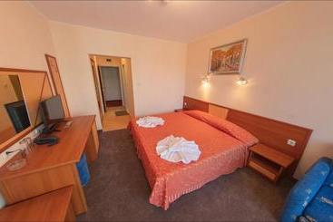 Peshev Family Hotel Vlas