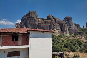هتل Spartacus House