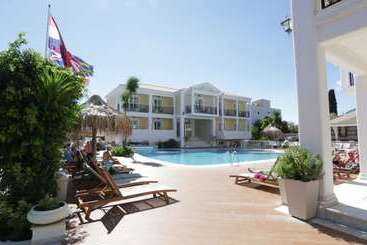 Royal Nidri Hotel & Apartments