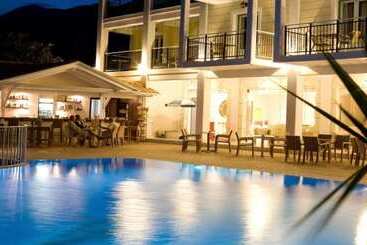 Royal Nidri Hotel & Apartments