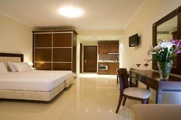 Royal Nidri Hotel & Apartments