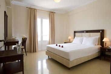 Royal Nidri Hotel & Apartments
