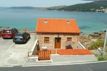 Casita Con Terraza Al Lado Del Mar En O Pindo - Ezaro