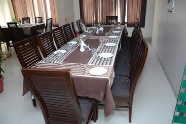 Airport Hotel Grand, New Delhi