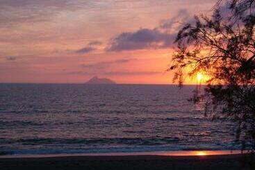 هتل Alexander Beach